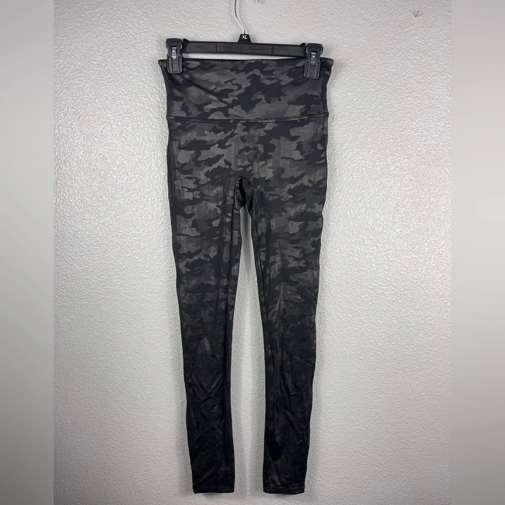 Spanx Faux Leather Camo-Print High Waisted Black Metallic Leggings Womens M - Picture 7 of 8